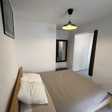 Apartment For 3 With Balcony - Near Beach Apartment *